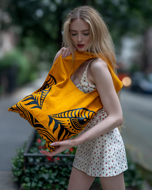 La Cadre in Moutarde x Alana Tsui